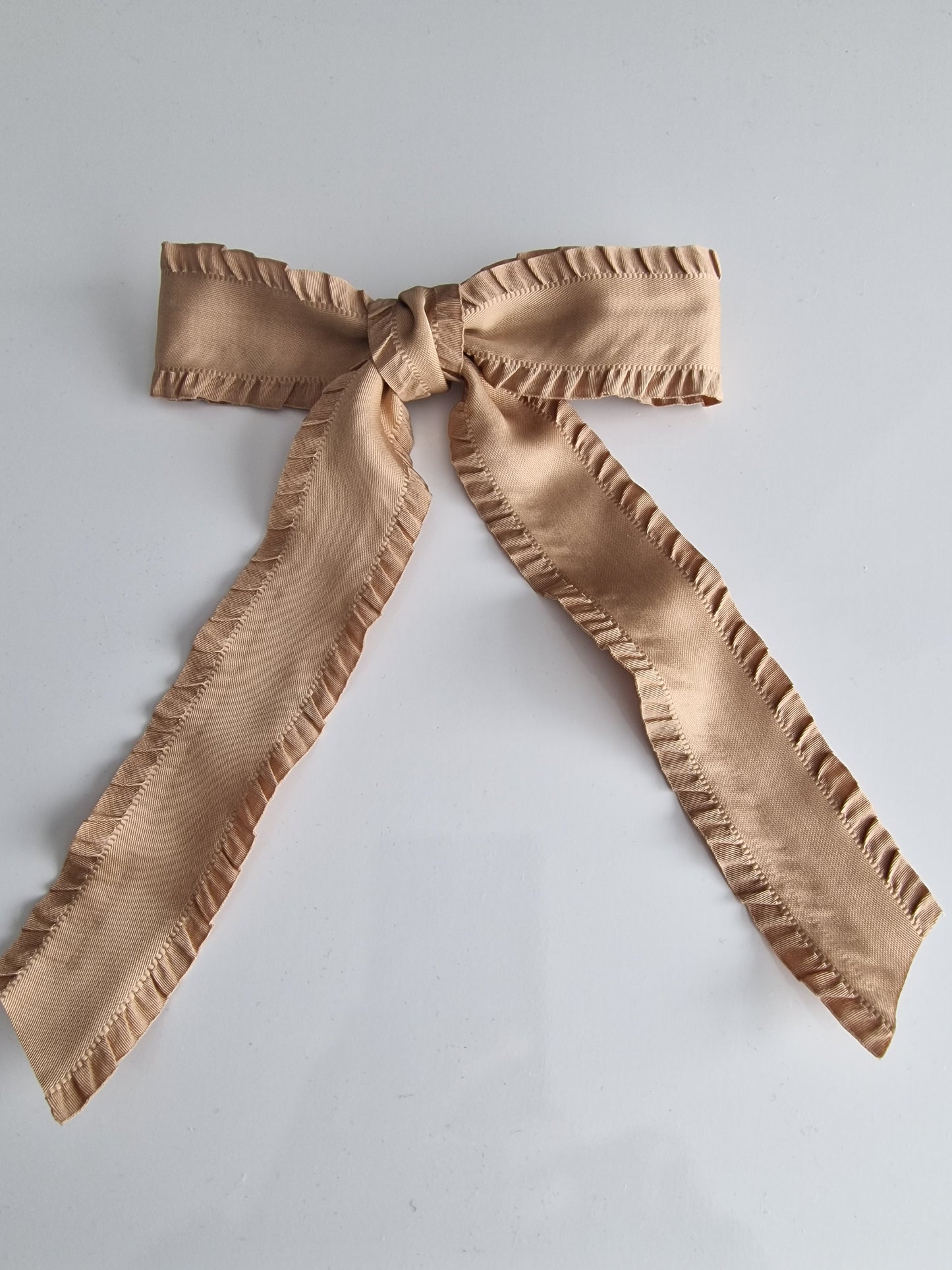 Isla Bow - Frilly ribbon